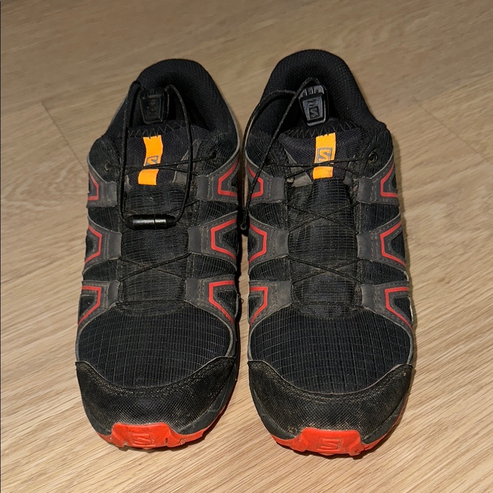 Salomon Boys Hiking Shoes Size 5